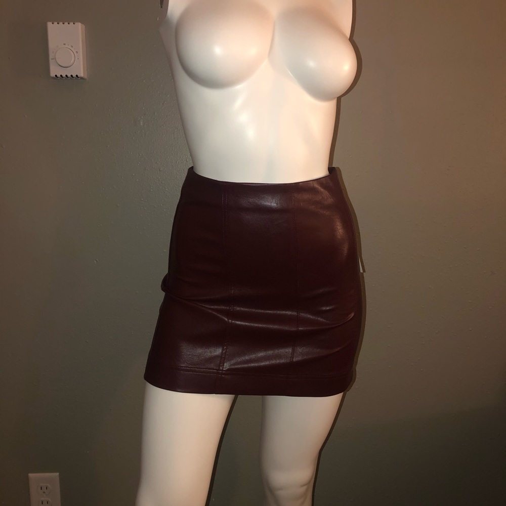 AMAZING going out leather maroon skirt. Size 9